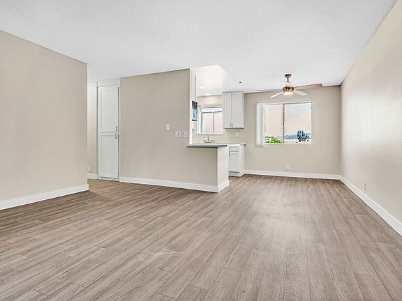 4th image of 800 E Lexington Ave #308