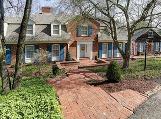 230 Warwick Dr, Pittsburgh, PA