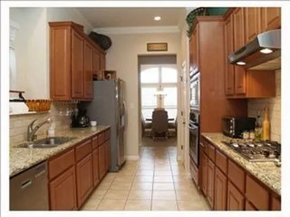 1055 Sunflower Trl, Sunset Valley, TX 78745