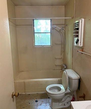 5th image of 409 E Cober St