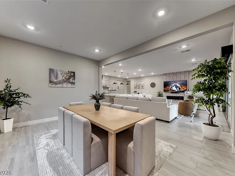 375 Portus Delphini Ct — Photo 13