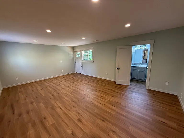 805 Boxwood Ln SE — Photo 4