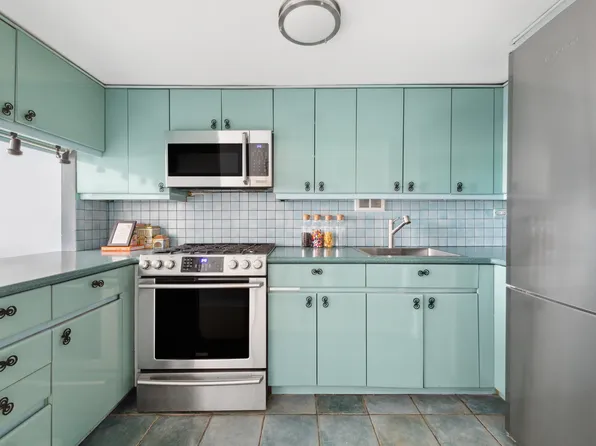 350 East 62nd Street 2B image 8 of 9