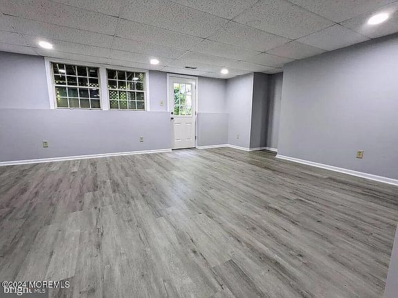 5th image of 70 Dorchester Cir