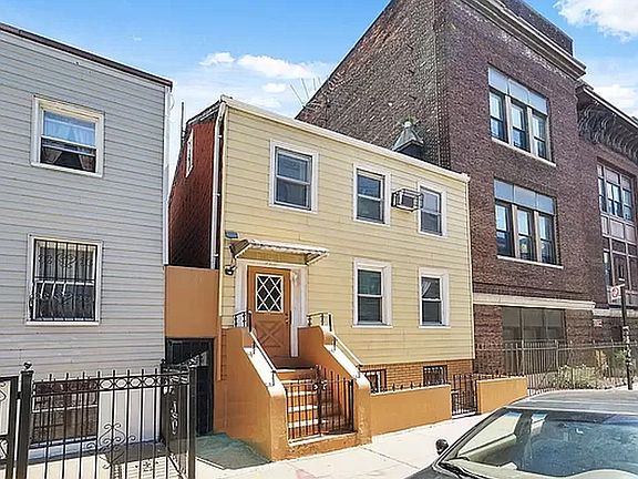 2nd image of 125 N 1st St