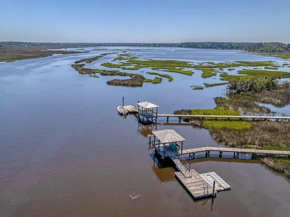 4227 Ten Shillings Way, Ravenel, SC 29470