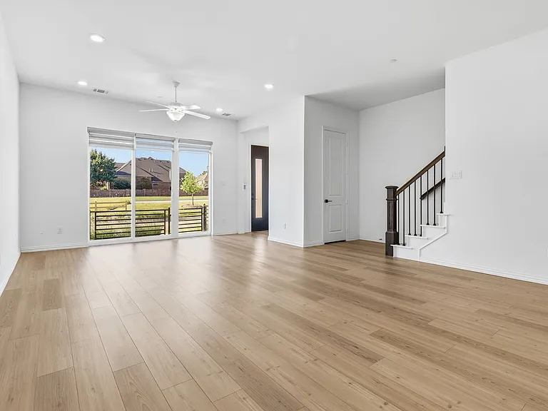 1264 Daybreak Dr — Photo 13