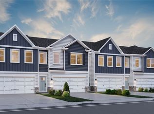 160 River Ridge Dr, Coraopolis, PA 15108