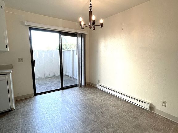 3rd image of 530 Junipero Ave APT 1