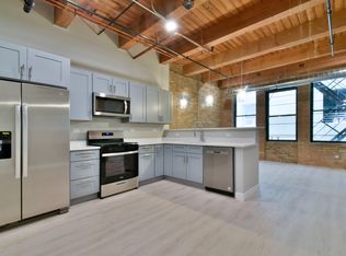 11 E Illinois St #304, Chicago, IL 60611