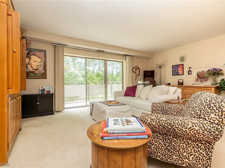 2112 Acacia Park Dr #220 — Photo 4