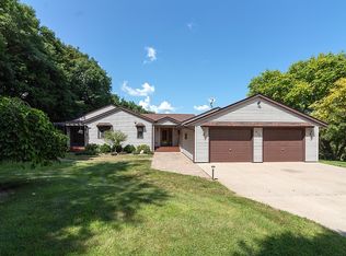 616 Riverdale Rd, Mankato, MN 56001