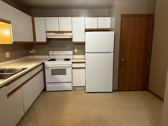 1024 Arcadia Dr — Photo 4