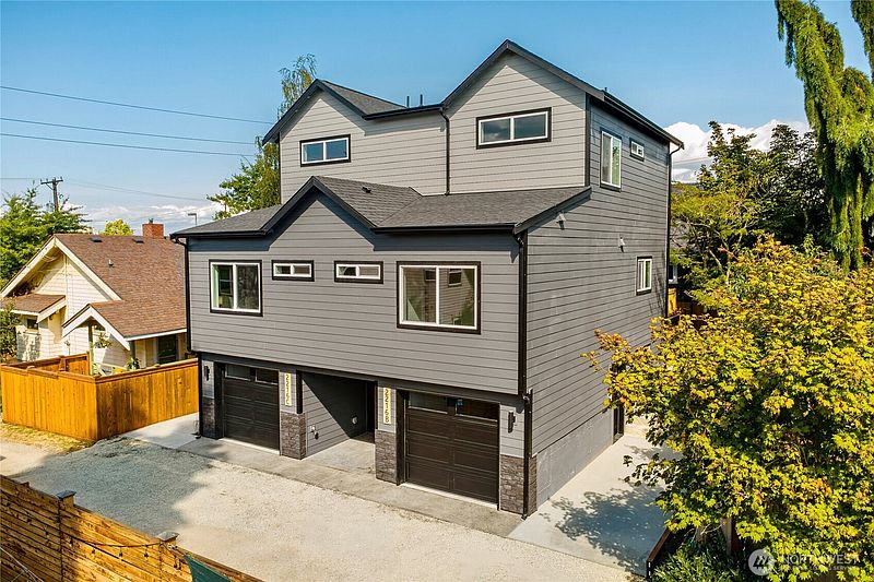 2nd image of 2216 N Proctor Street #B