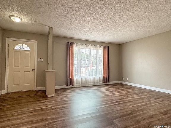 3rd image of 426 Colonel Otter DRIVE