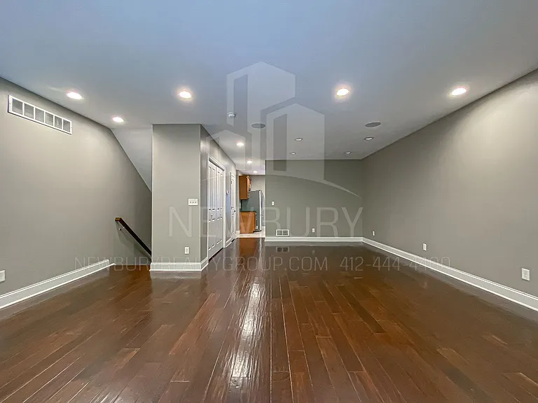 113-155 Banksville Pl — Photo 12