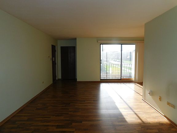 3rd image of 16813 81st Ave APT 2S