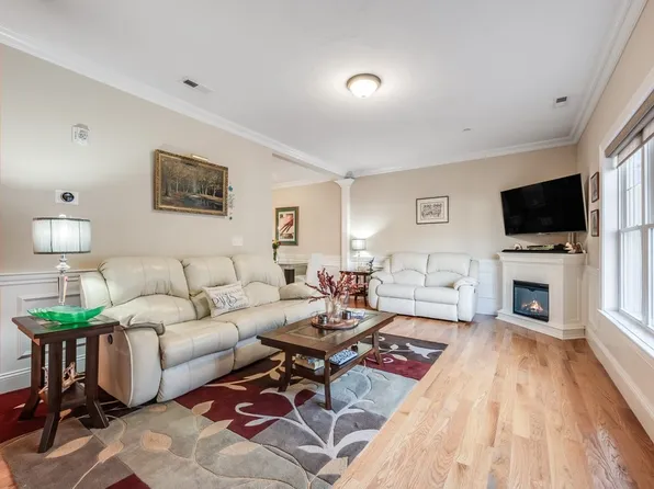 159 Willard St APT 4, Quincy, MA 02169