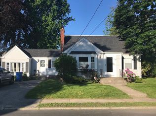 34 Beacon Cir, Cranston, RI 02910