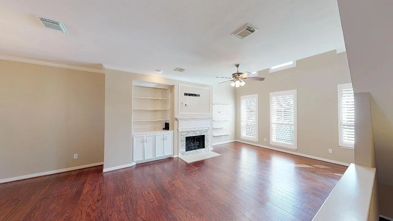 2 bed, 2.5 bath, 2078 sqft, $2,800 — Photo 4