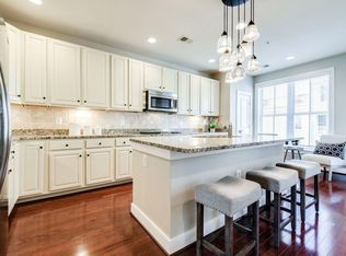 2406 Potomac Ave UNIT 102, Alexandria, VA 22301