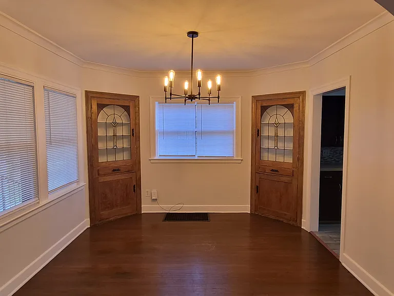 2808 Goddard Rd — Photo 5