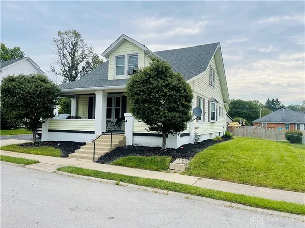 676 Vine St, Brookville, OH 45309