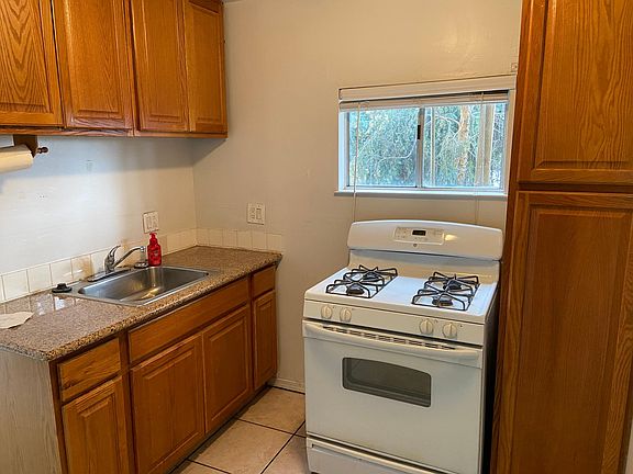 4th image of 24567 Margaret Dr