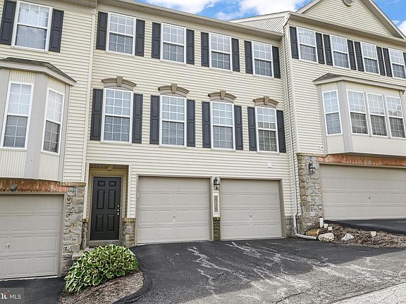 4th image of 2716 Equestrian Dr #134