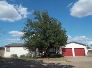 402 Avenue G, Abernathy, TX 79311