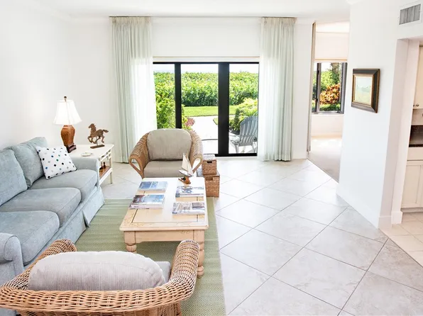 1616 Ocean Dr APT 102, Vero Beach, FL 32963