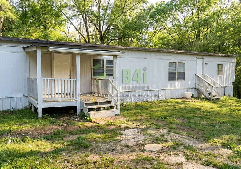 122 Collins Rd — Photo 2