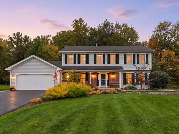 1073 Wickerton Ln, Webster, NY 14580