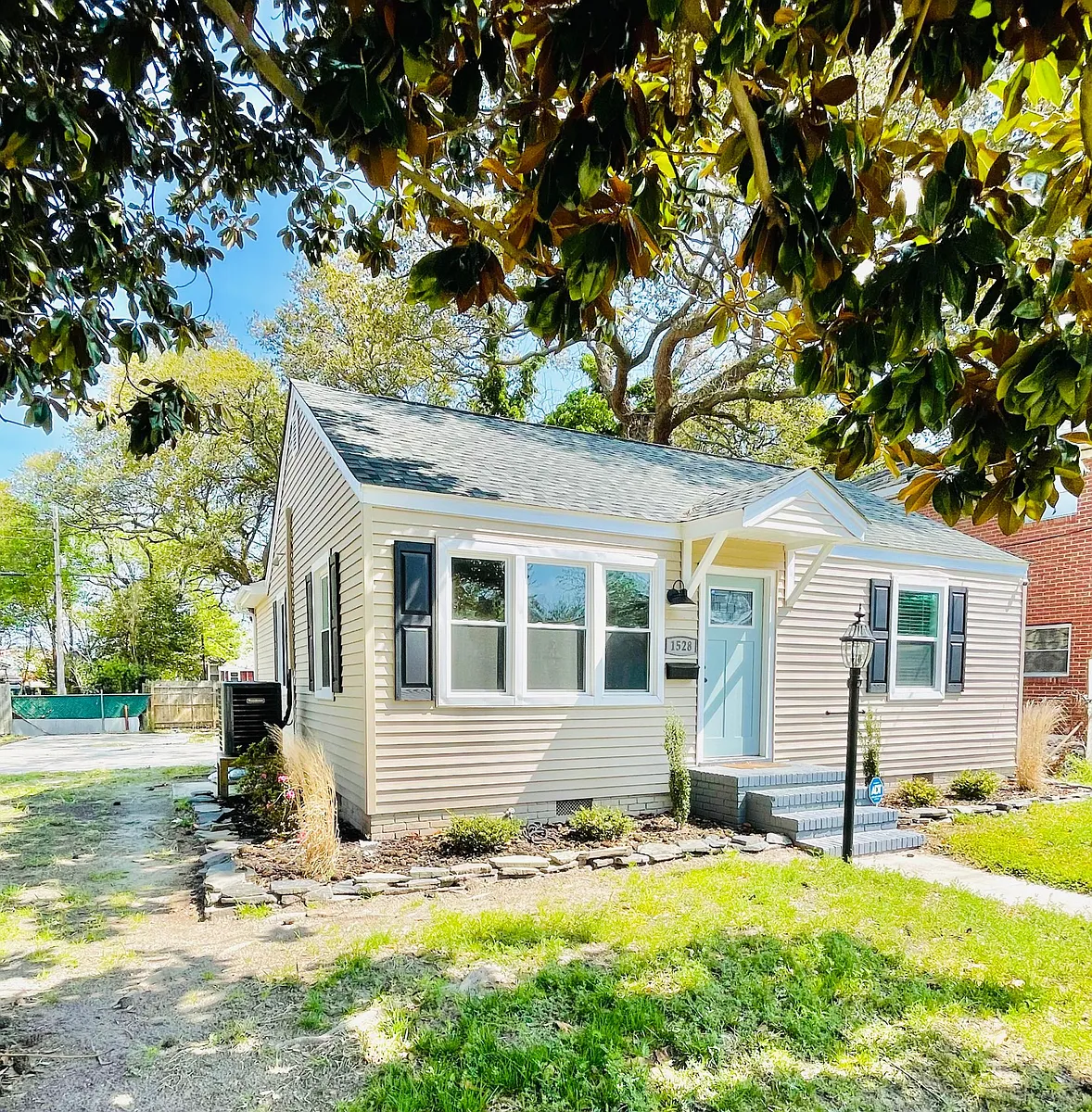 Building Photo - 1528 Kingston Ave