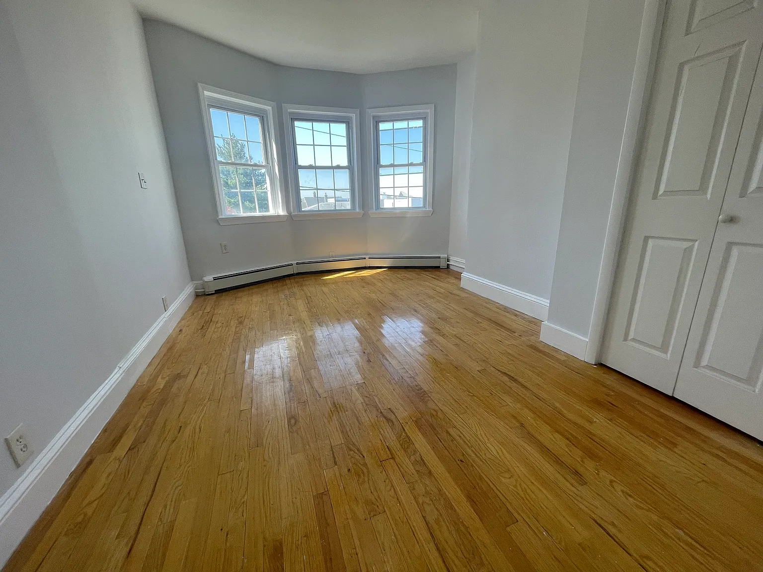 3 bed, 800 sqft, $2,600 — Photo 4