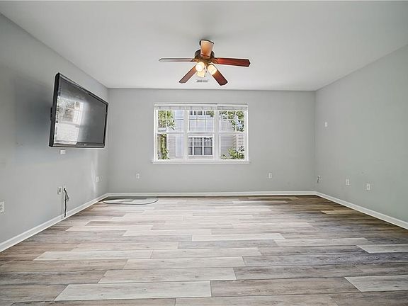 5th image of 912 Southmoor Dr Unit 206