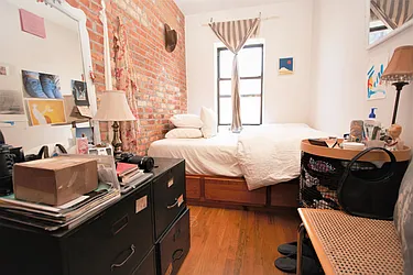 Rented by R New York