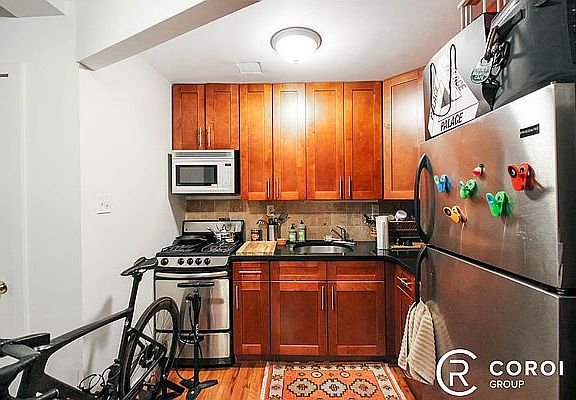 4th image of 119 Hart St APT 1A