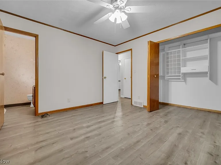 15067 Rochelle Dr — Photo 11