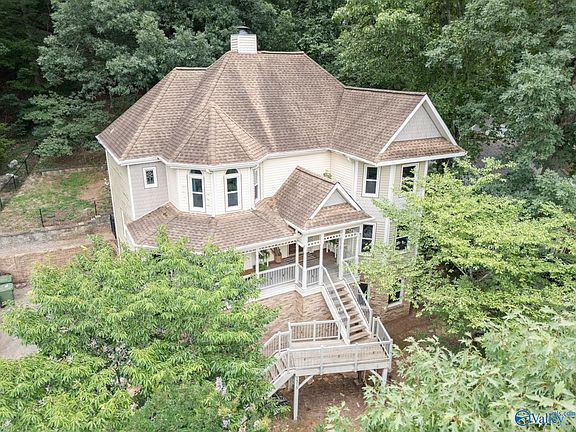 2nd image of 1315 Joshua Dr SE