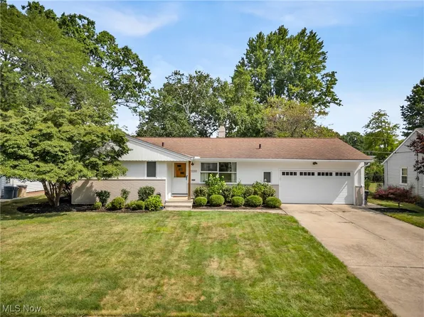 22350 Blossom Dr, Rocky River, OH 44116
