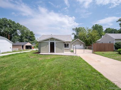 21705 Maxine St, Saint Clair Shores, MI, 48080