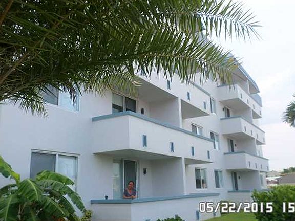 4th image of 11750 NE 16th Ave APT 203