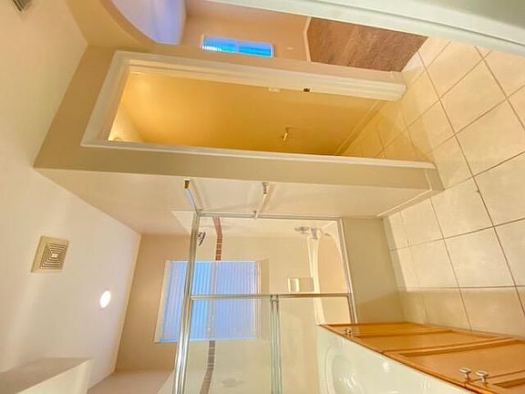 5th image of 110 Lake Monterey Cir