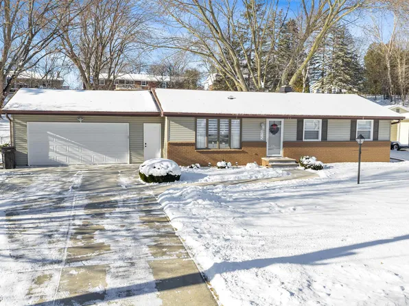 815 Hillcrest Hts, Green Bay, WI 54313