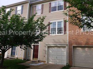 2474 Clover Field Cir, Herndon, VA 20171