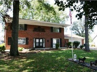 712 Maple Ln, Newburgh, IN 47630