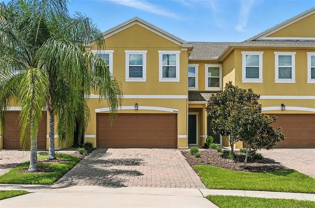3 bed, 2.5 bath, 1741 sqft, $2,495 — Photo 1