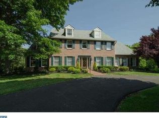 17 Bridgestone Dr, Langhorne, PA 19053