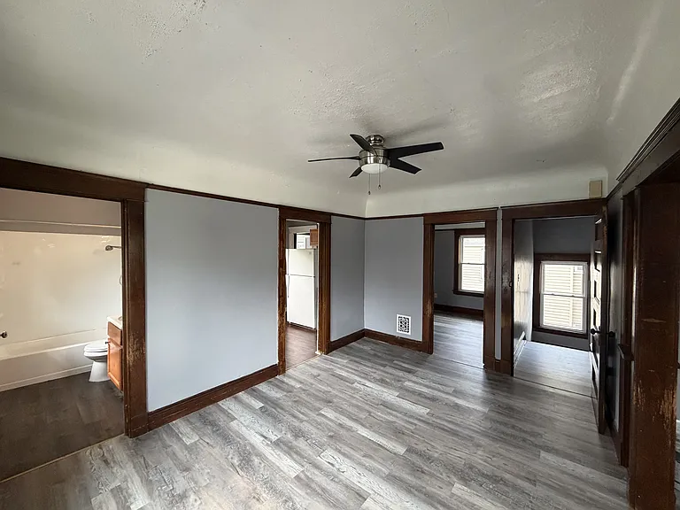 18826 Sloane Ave — Photo 9